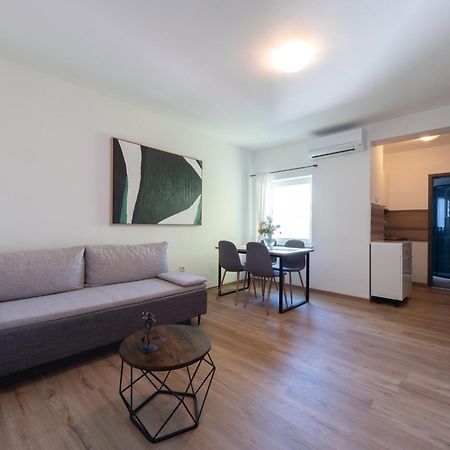 Cozy Apartment With Breakfast On Request 1 Pula Exterior photo