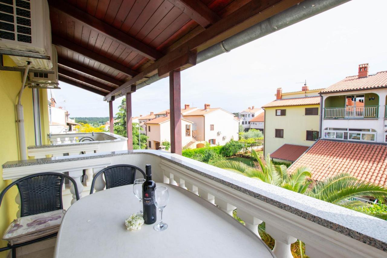 Cozy Apartment With Breakfast On Request 1 Pula Exterior photo