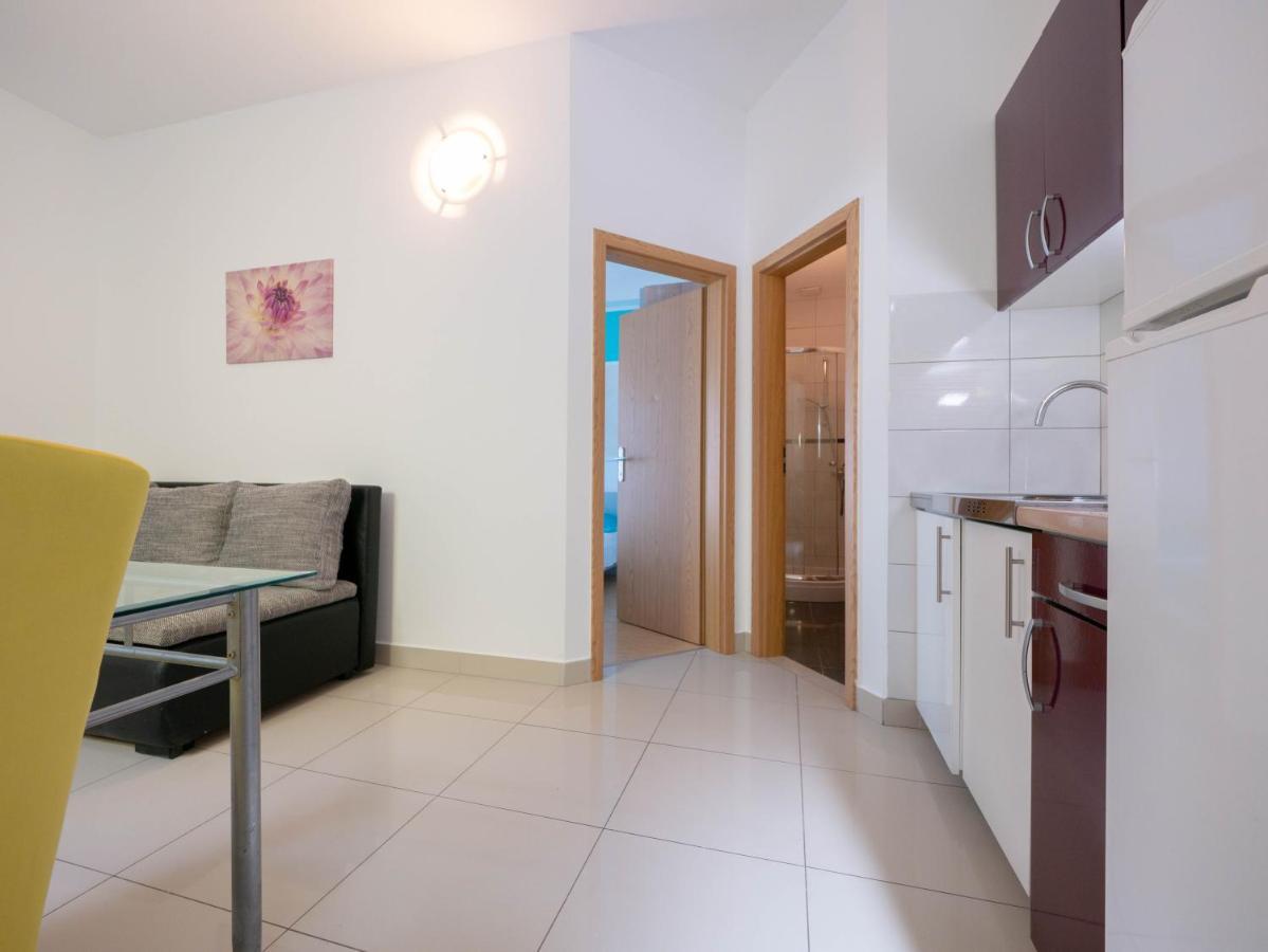 Cozy Apartment With Breakfast On Request 1 Pula Exterior photo