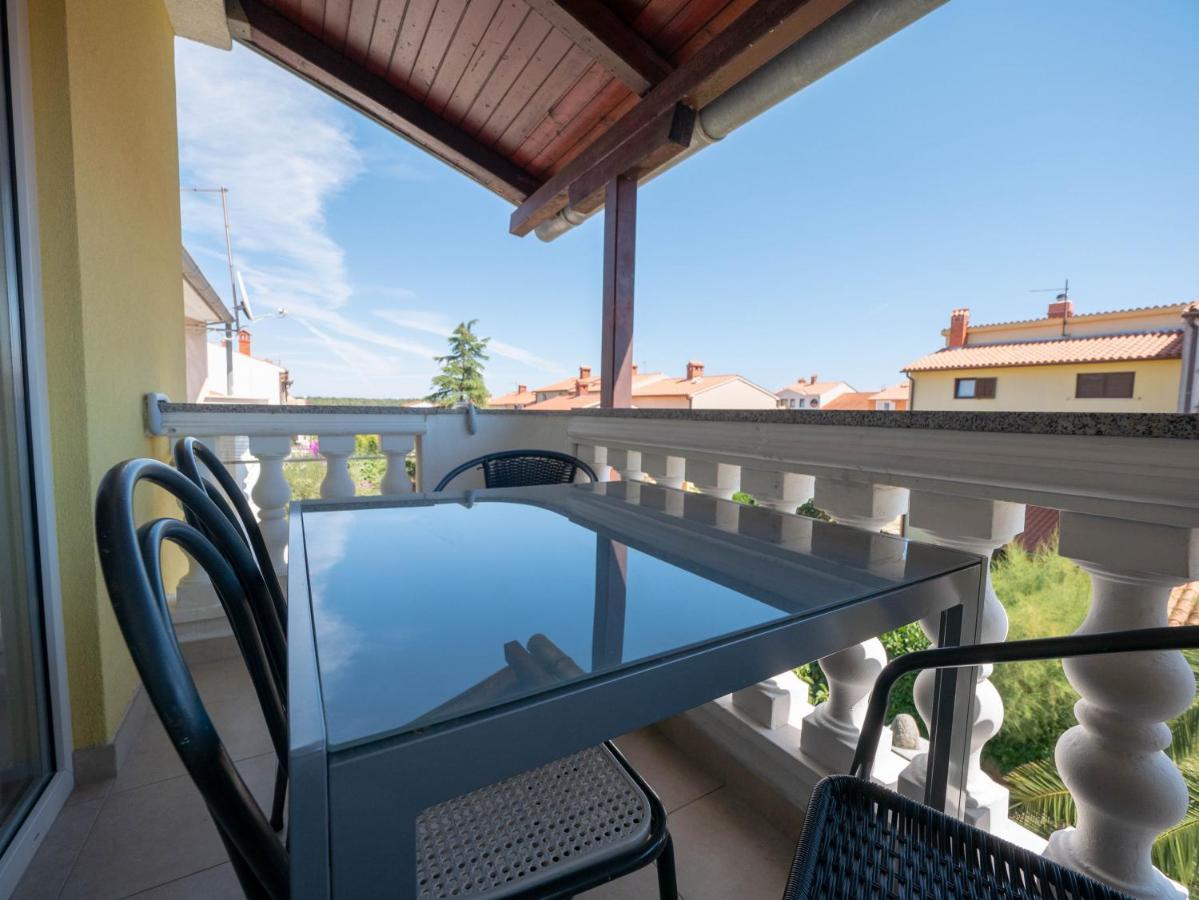 Cozy Apartment With Breakfast On Request 1 Pula Exterior photo